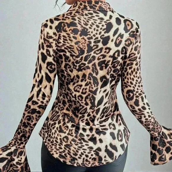 Multicolor Elegant Women's Leopard Print Tight Bell Sleeve Blouse - Picture 2 of 5